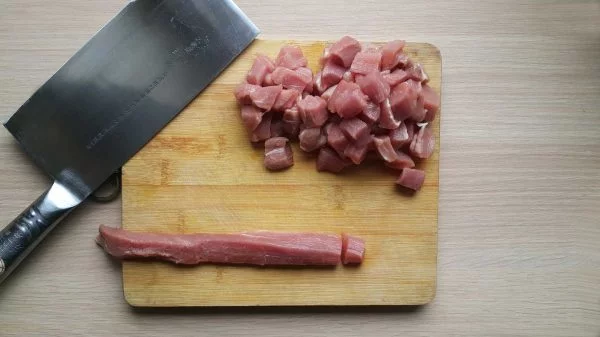 wieprzowina-Gong-Bao-ciecie-miesa Wieprzowina Gong Bao cięcie mięsa