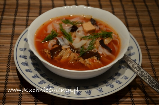 Zupa słodko-kwaśna z suszonym tofu i grzybami Mun