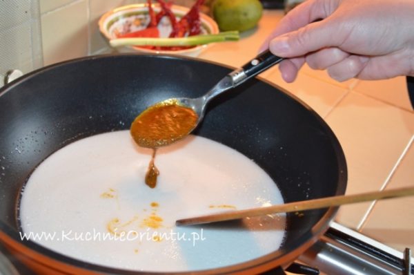 Ryba z cukinią w żółtym curry