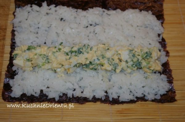 Maki sushi z sałatką jajeczną (Egg salad roll)