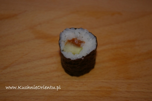 Maki sushi ze śliwką ume i ogórkiem (Umekyu maki)