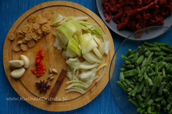 Wietnamska aromatyczna smażona wołowina