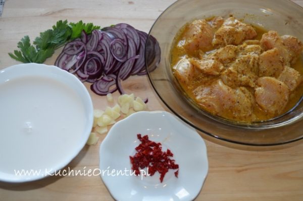 Indyjskie curry z kurczaka z mleczkiem kokosowym