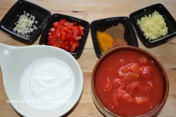 DSC_000435 Klopsiki w sosie pomidorowym po indyjsku