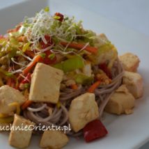 Makaron gryczany Soba z warzywami i tofu