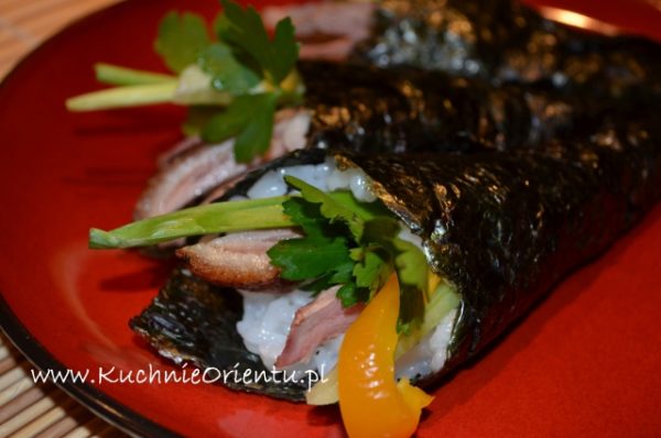 Temaki sushi ze smażoną kaczką