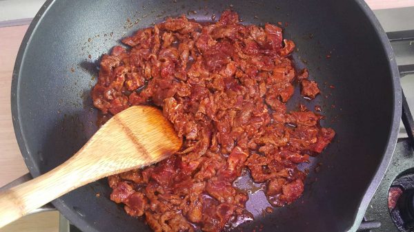 Zupa z kimchi z miękkim tofu Kimchi jigae smażenie mięsa