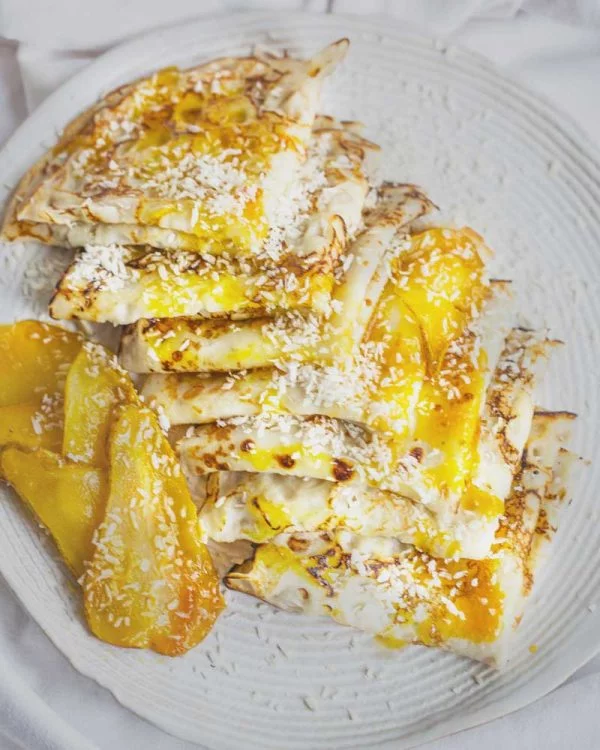 Naleśniki kokosowe z sosem pomarańczowym