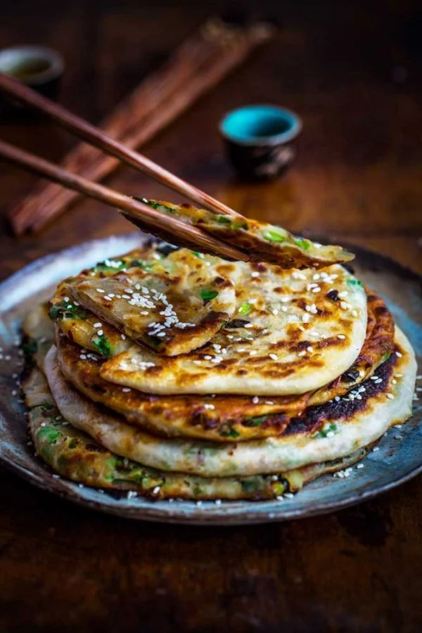 Chińskie placki z dymką i chili