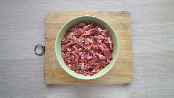 Karkówka w sosie śliwkowym marynowanie mięsa