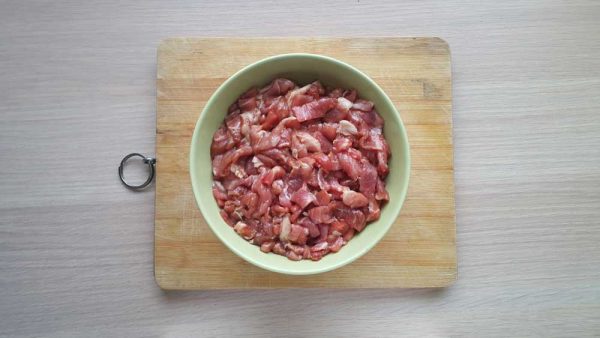 Karkówka w sosie śliwkowym marynowanie mięsa