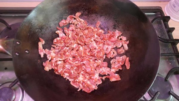 Karkówka w sosie śliwkowym smażenie mięsa