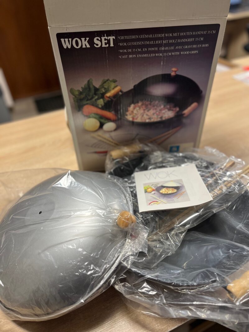 Wok żeliwny 14'' z zestawem akcesoriów - obrazek 2