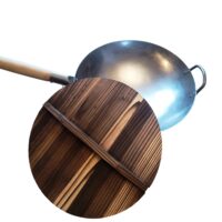 Wok Ręcznie Kuty 14cali(35,5cm) Orient Cook z drewnianą pokrywką.
